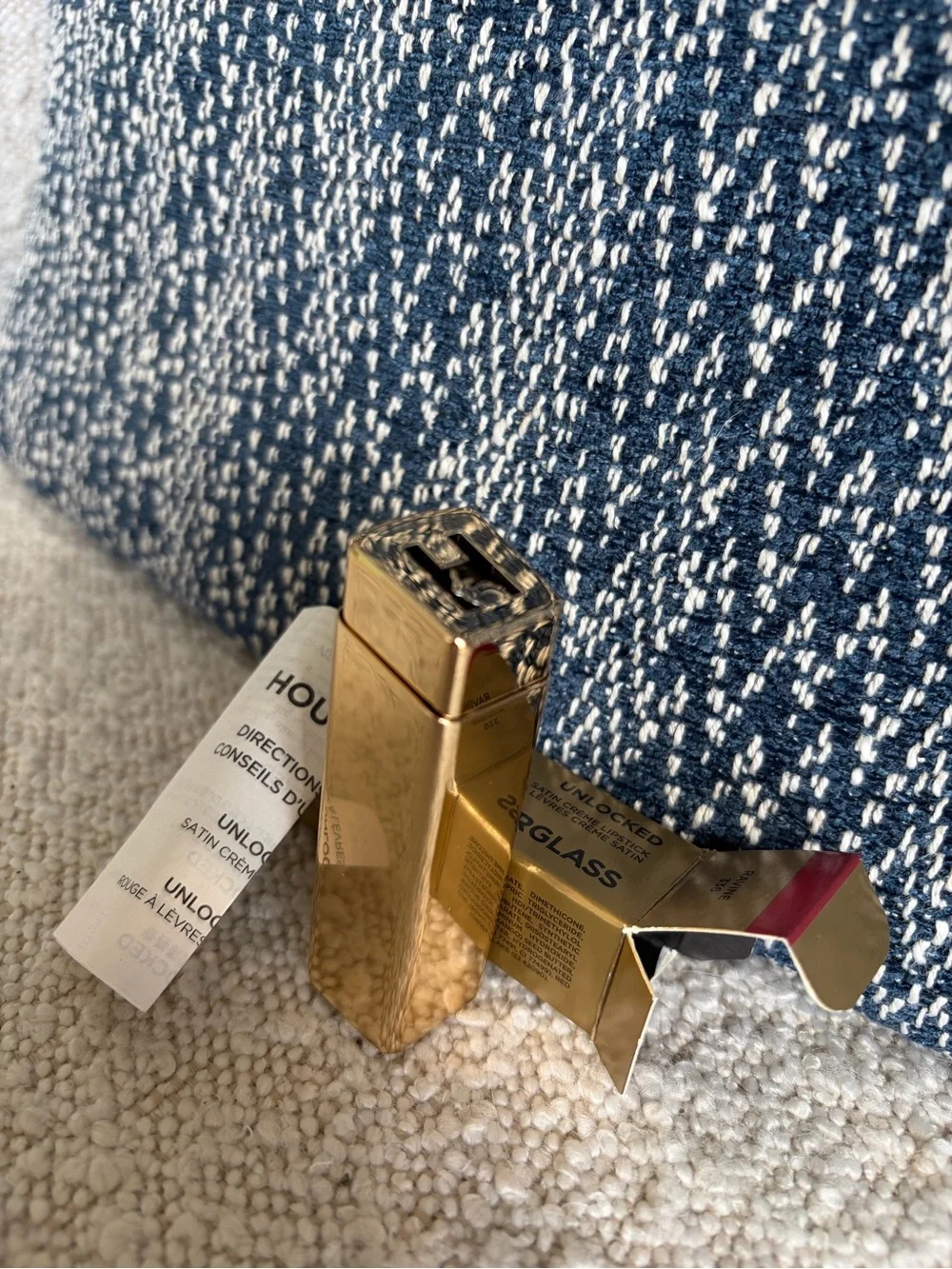 Hourglass Unlocked Satin Crème Lipstick ~Ravine 336 Vivid Fuchsia